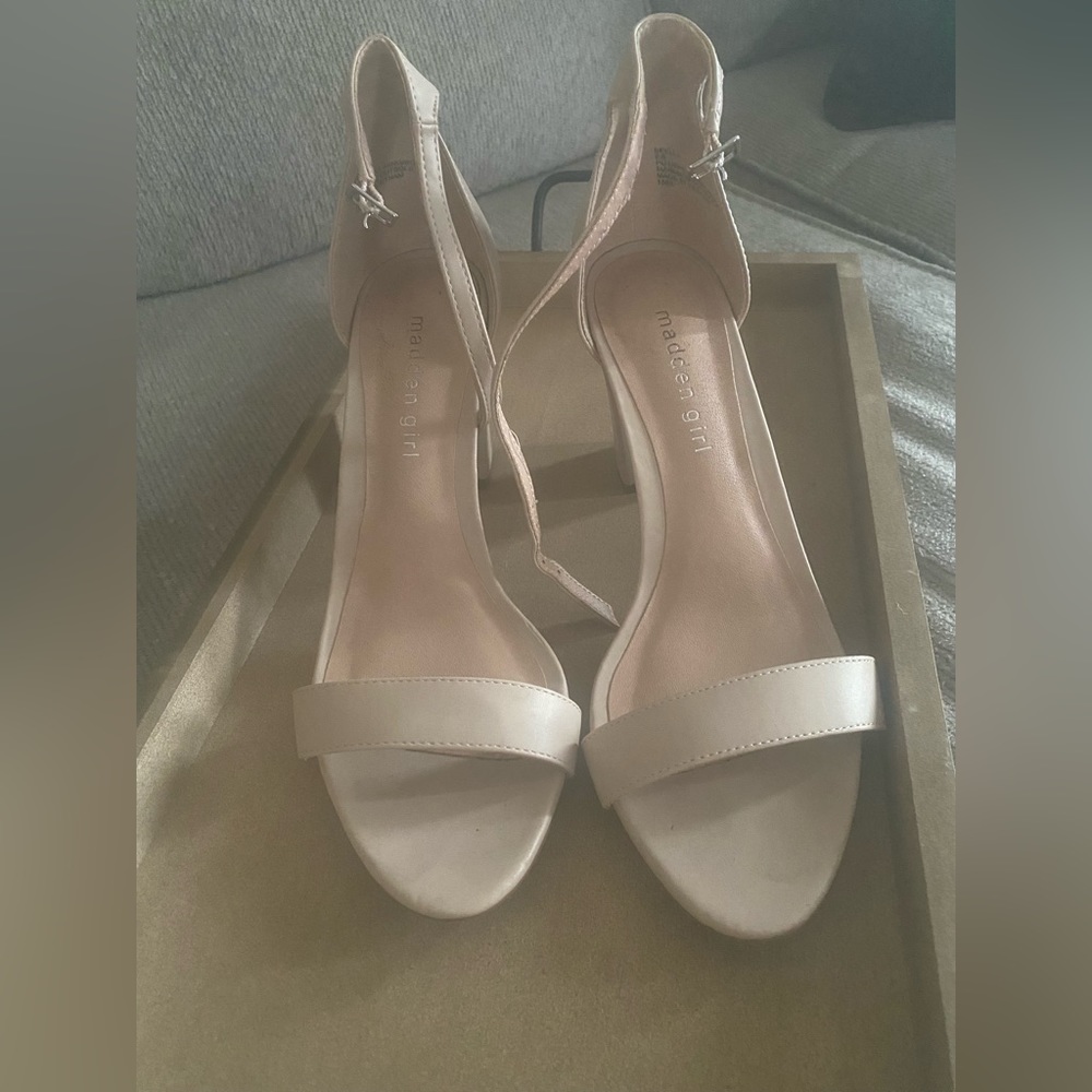 Steve Madden Nude Heels size 8.5